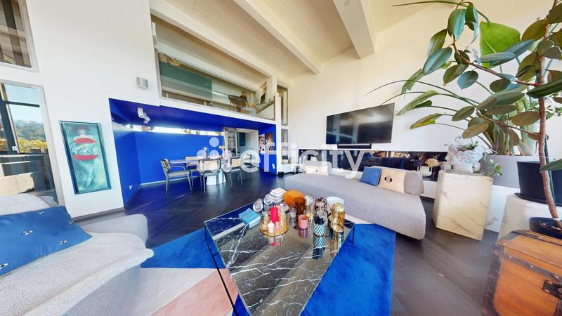 Loft - 149 m² - 4 pièces