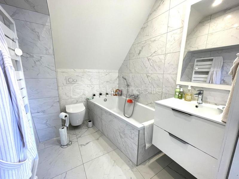 Maison - 147 m² - 6 pièces