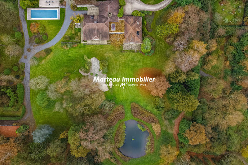 Demeure - 589 m² - 15 pièces