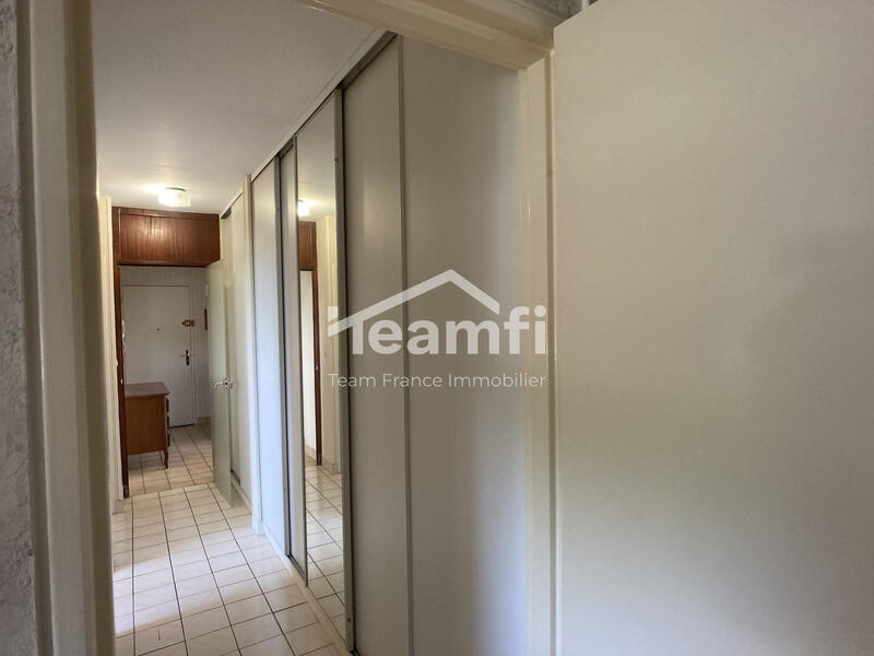 Appartement - 79 m² - 4 pièces