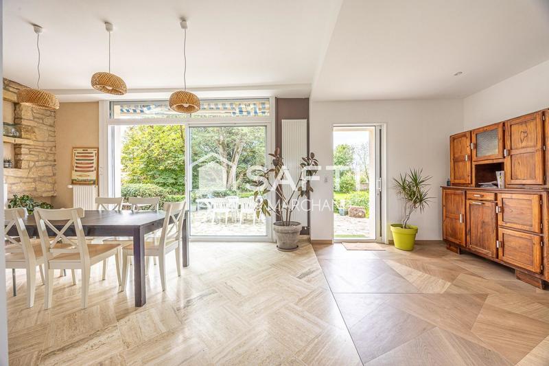 Maison - 202 m² - 7 pièces