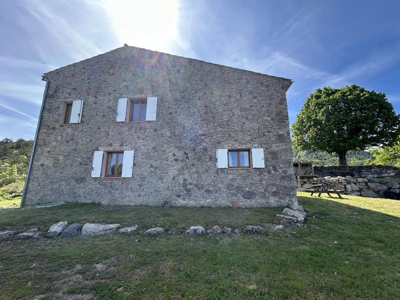 Maison - 195 m² - 8 pièces