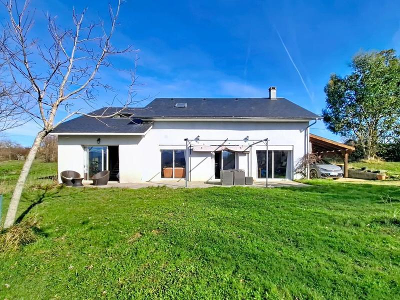 Maison - 171 m² - 7 pièces