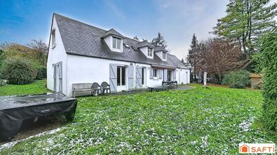 Maison - 204 m² - 7 pièces