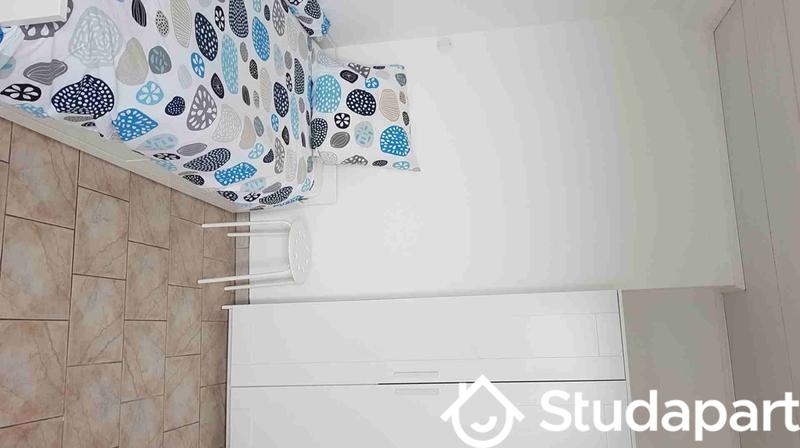 Chambre - 10 m² - 1 pièce