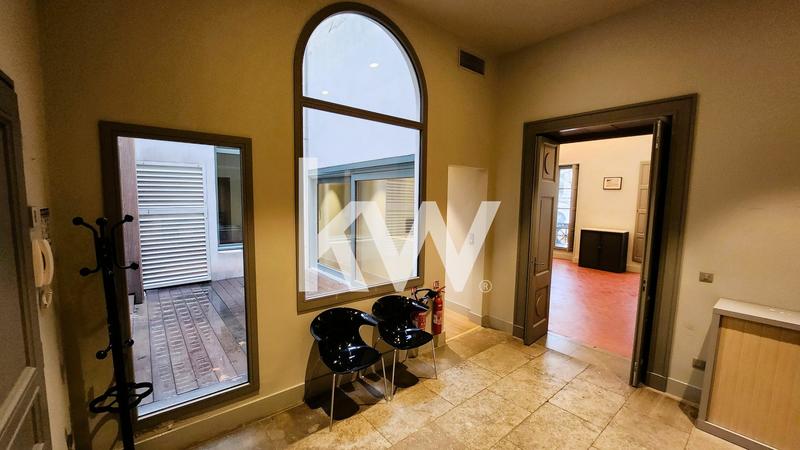 Bureau - 139 m² - 4 pièces