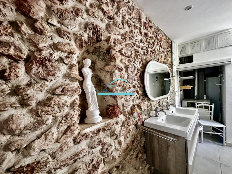 Propriété - 231 m² - 7 pièces