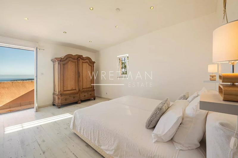 Villa - 318 m² - 13 pièces