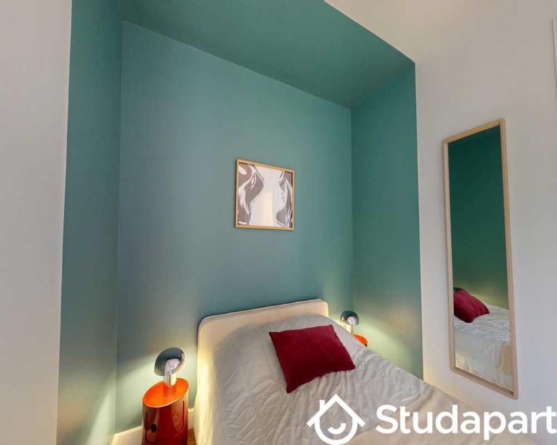 Chambre - 80 m² - 1 pièce