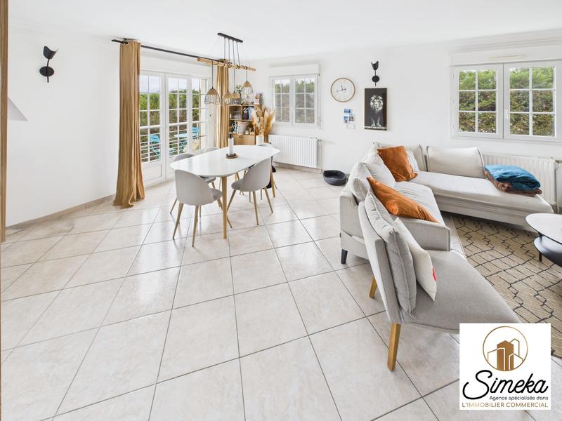 Maison contemporaine - 194 m² - 9 pièces