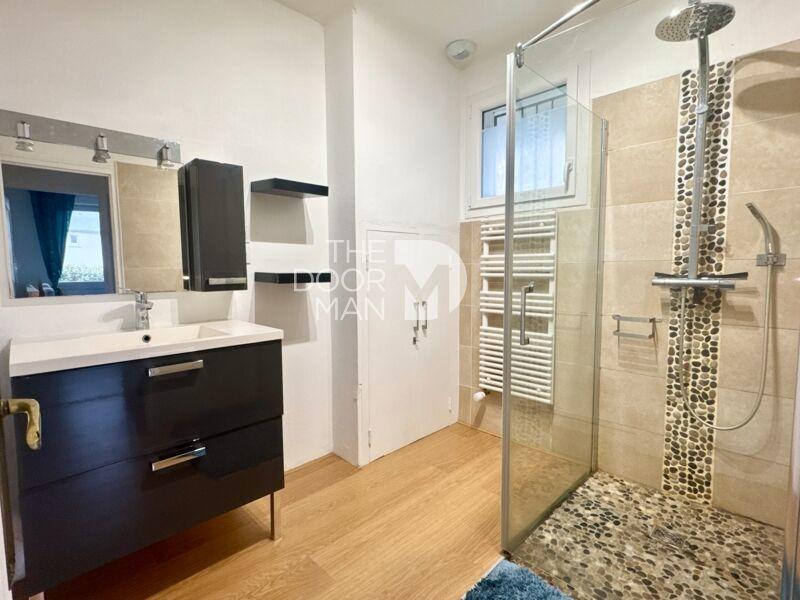 Maison - 151 m² - 8 pièces