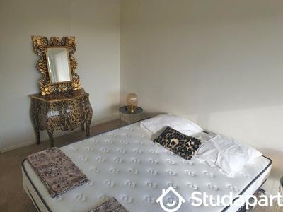 Appartement - 102 m² - 5 pièces