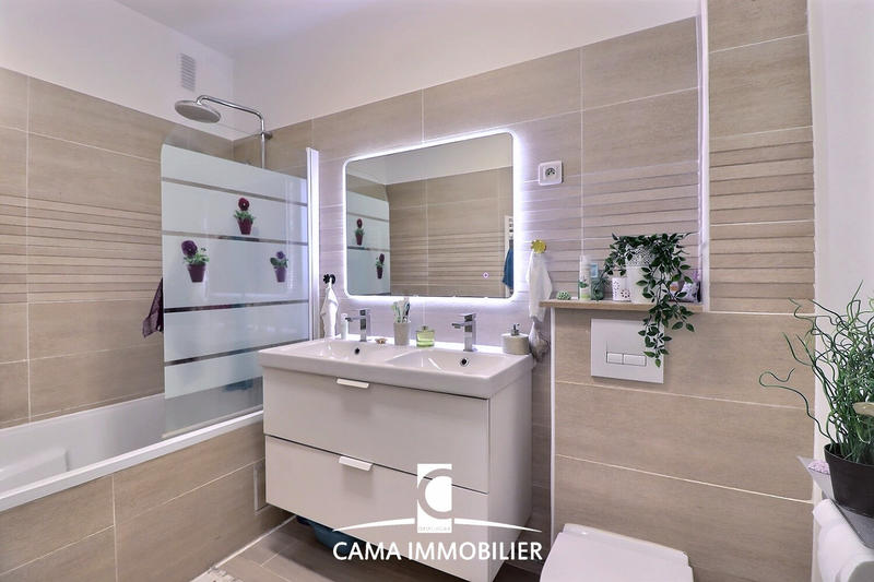 Appartement - 97 m² - 5 pièces