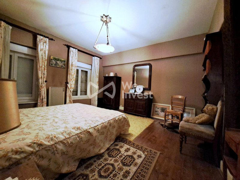 Maison - 300 m² - 7 pièces