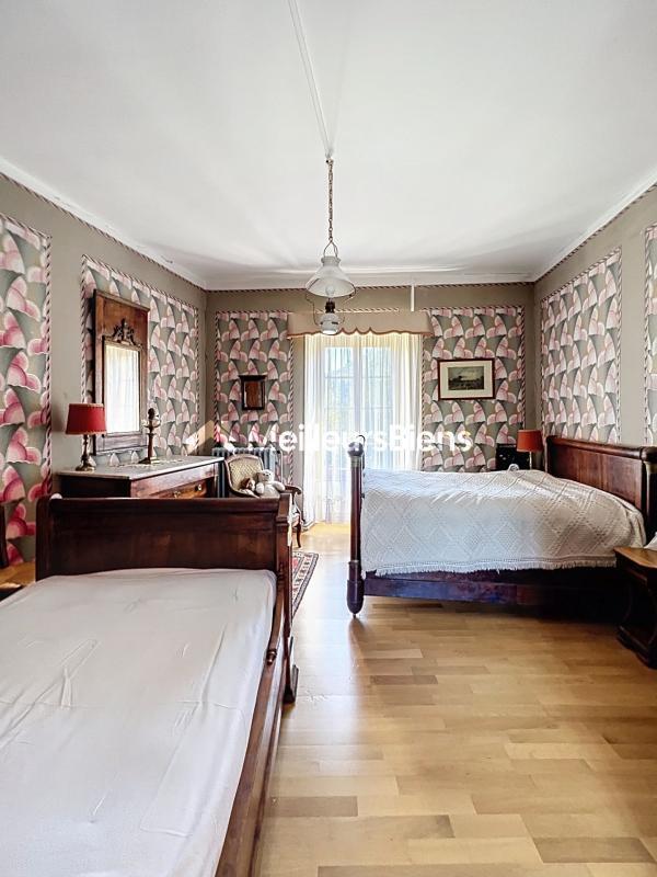 Propriété - 268 m² - 14 pièces