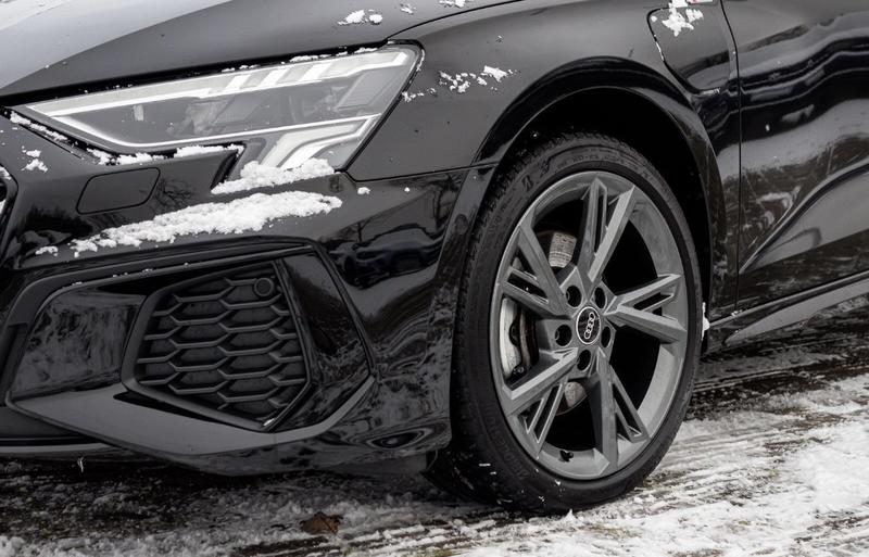 Audi A3 sportback 40 TFSIe s-Line 204 Hybride Rechargeable / Apple Carplay Android Auto Audio B&amp;O Coffre Elec Regulateur de Distance