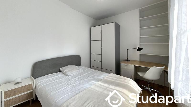 Chambre - 95 m² - 1 pièce