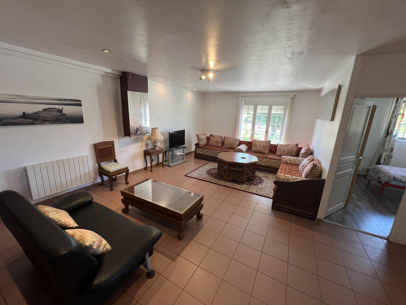 Maison - 244 m² - 10 pièces