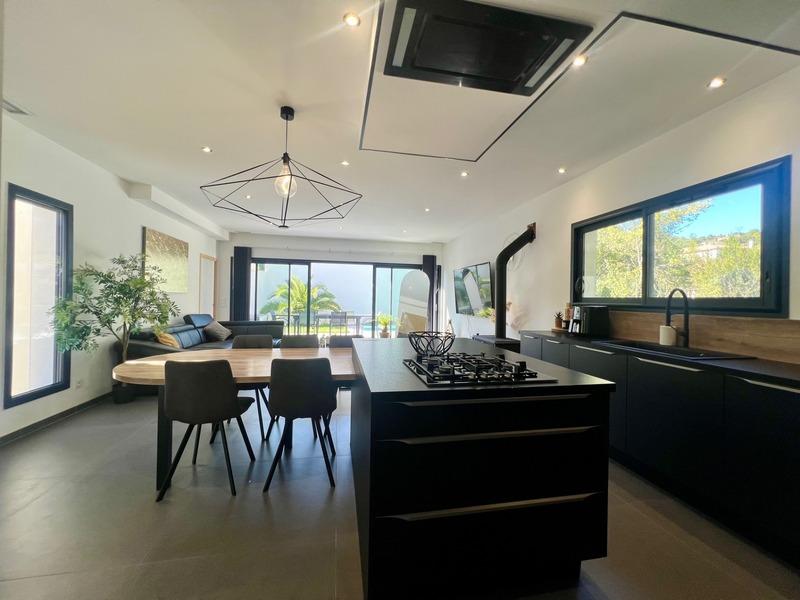 Maison - 113 m² - 5 pièces