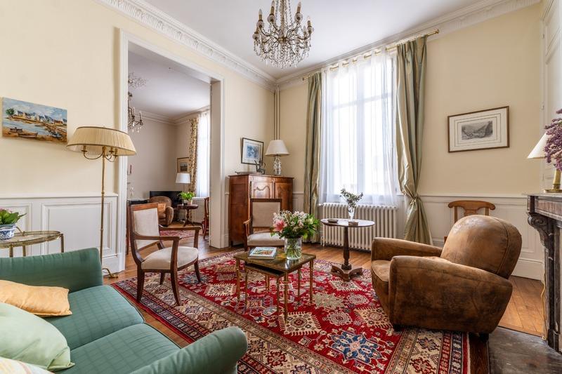 Maison - 346 m² - 10 pièces