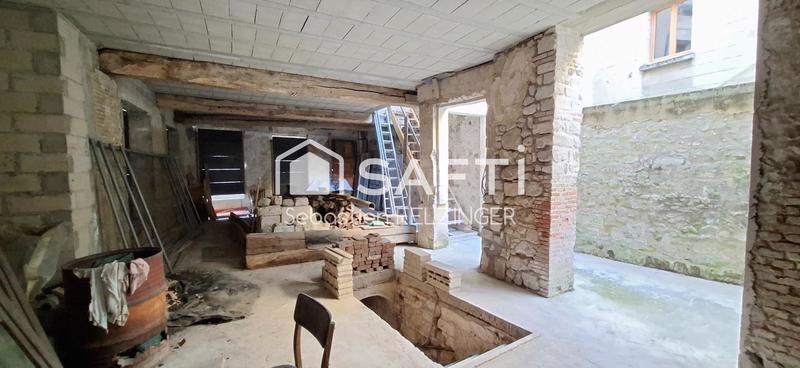 Maison - 270 m² - 3 pièces