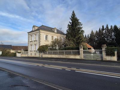 Maison - 300 m² - 7 pièces