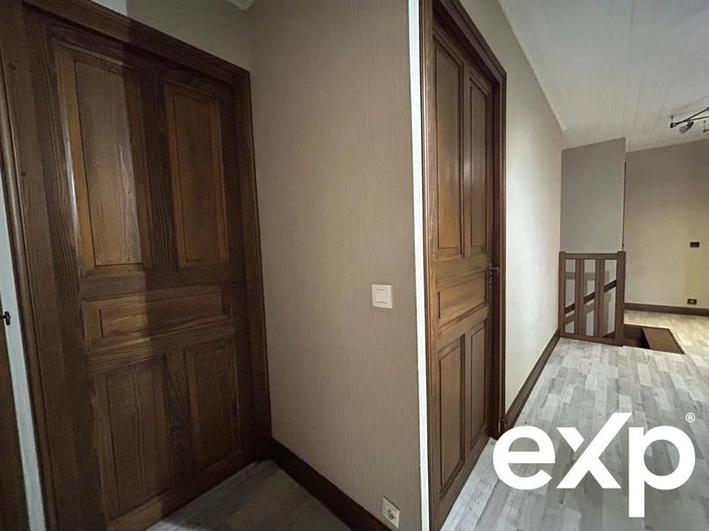 Maison - 204 m² - 6 pièces