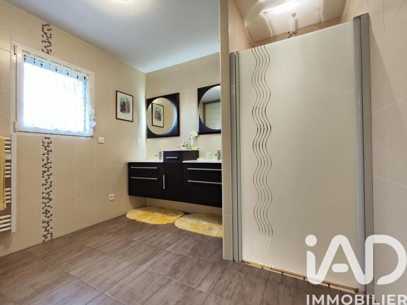 Maison - 206 m² - 8 pièces