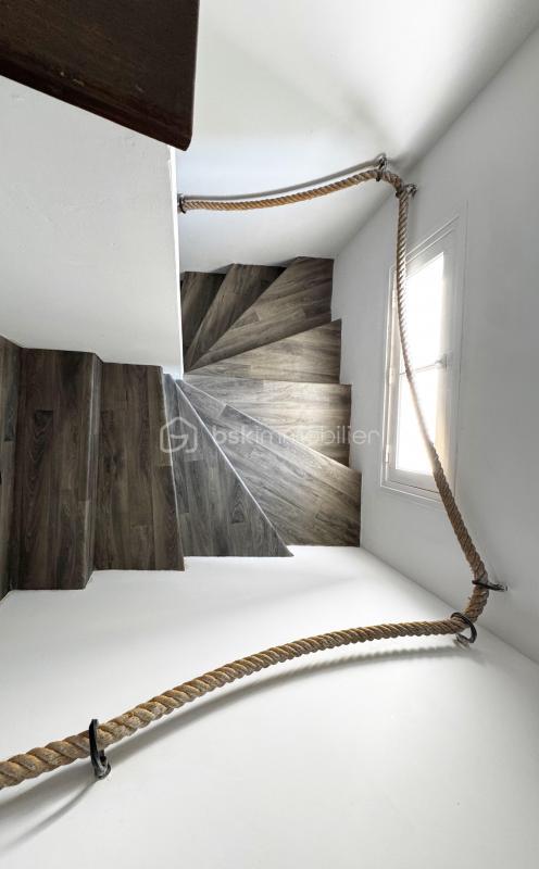 Maison ancienne - 199 m² - 8 pièces