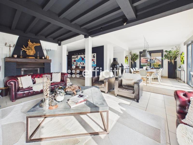 Demeure - 390 m² - 9 pièces