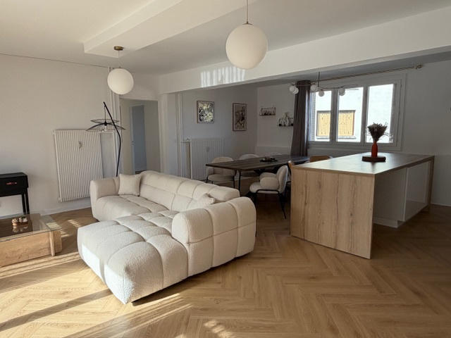 Appartement - 90 m² - 4 pièces