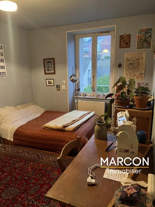 Maison - 210 m² - 10 pièces