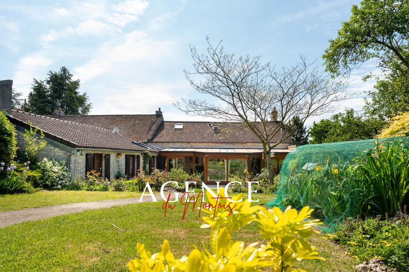 Maison - 203 m² - 7 pièces