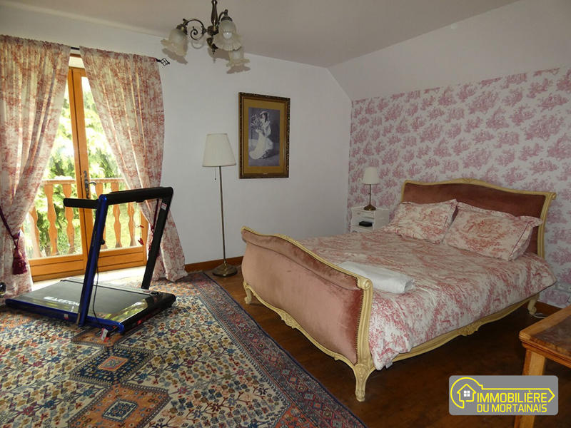 Maison - 330 m² - 7 pièces