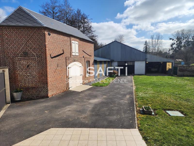 Maison - 260 m² - 10 pièces