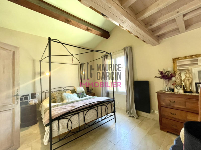 Maison - 415 m² - 14 pièces