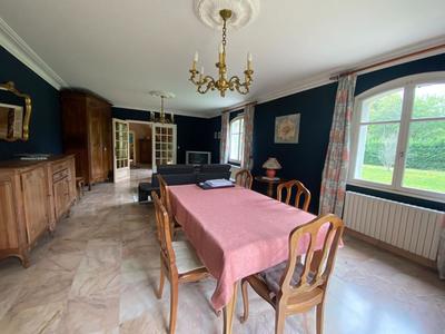 Maison - 306 m² - 8 pièces