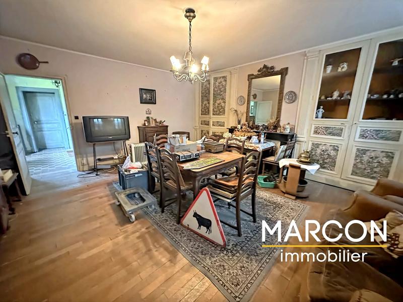 Maison - 302 m² - 15 pièces
