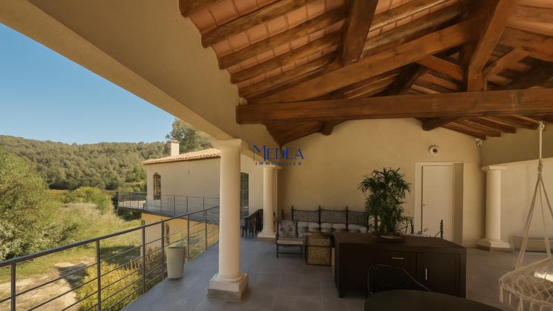 Villa - 340 m² - 10 pièces