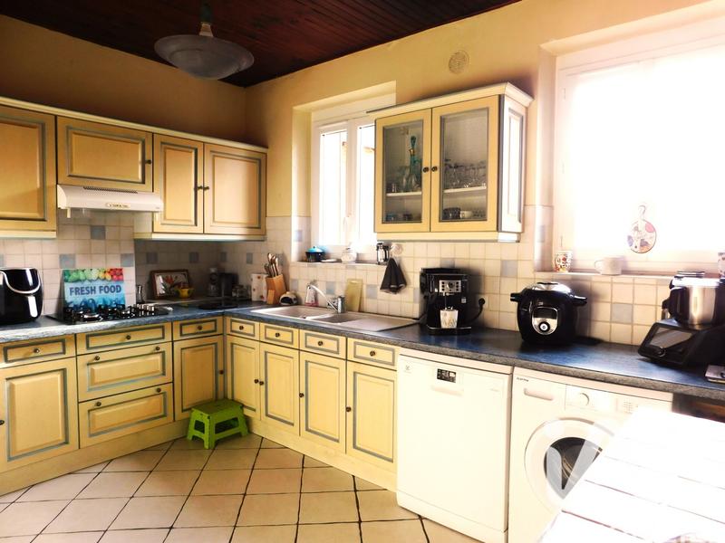 Maison - 211 m² - 7 pièces