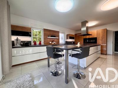 Maison - 197 m² - 7 pièces