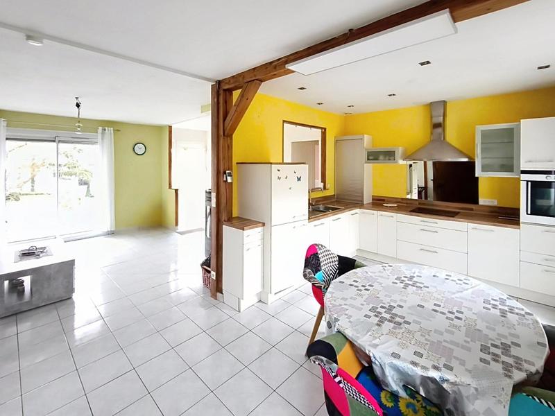 Maison - 90 m² - 5 pièces