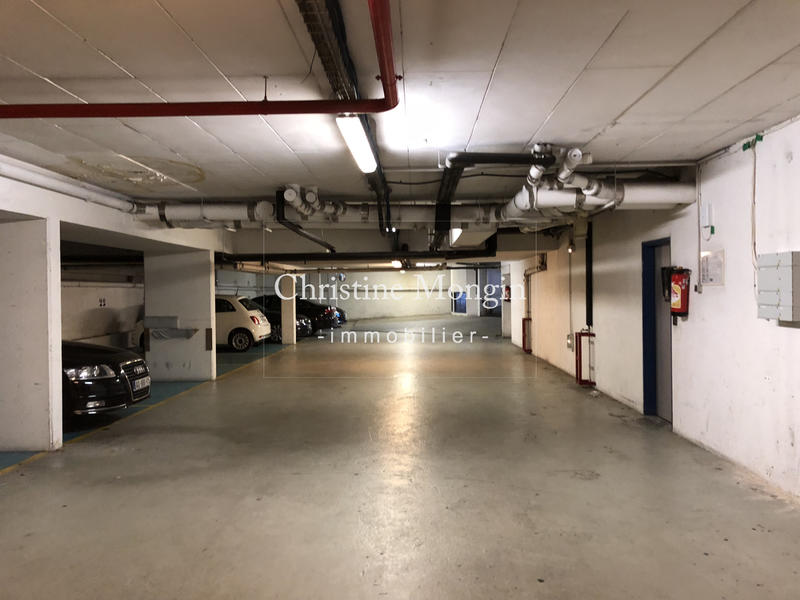 Parking / Garage - 11 m²