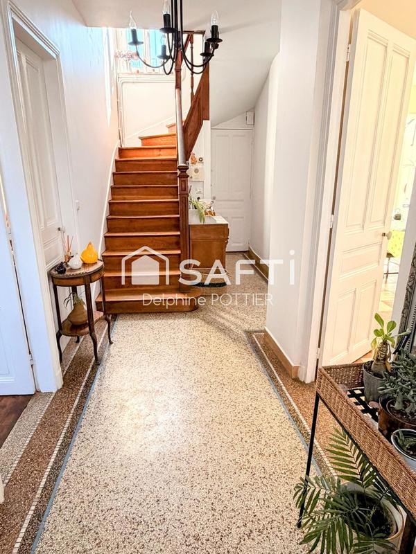 Maison - 183 m² - 7 pièces