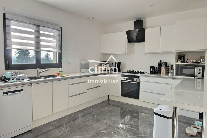 Villa - 100 m² - 4 pièces