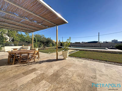 Maison - 285 m² - 7 pièces