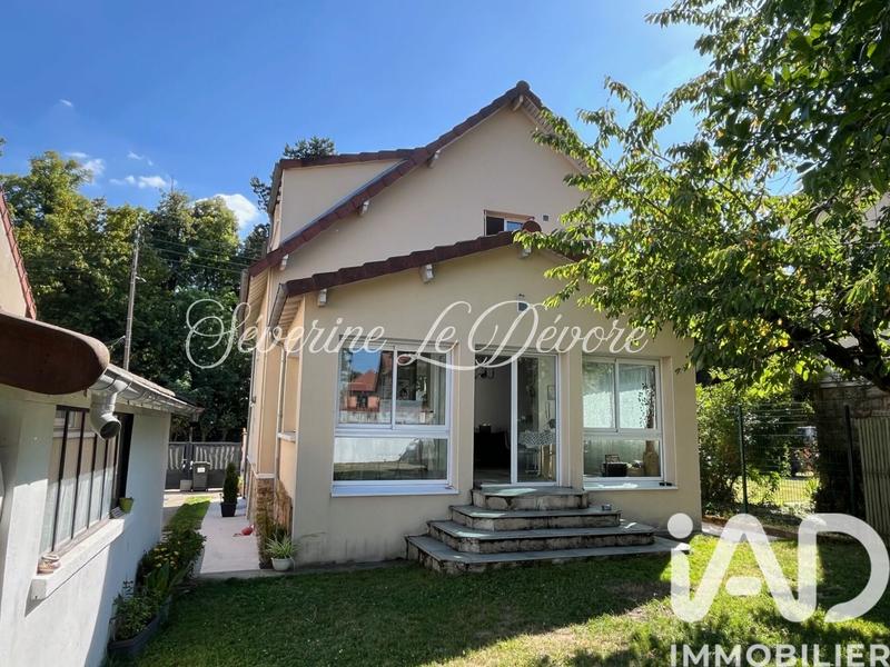 Maison - 99 m² - 6 pièces