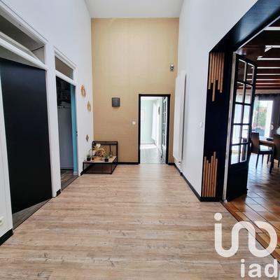 Maison - 218 m² - 9 pièces