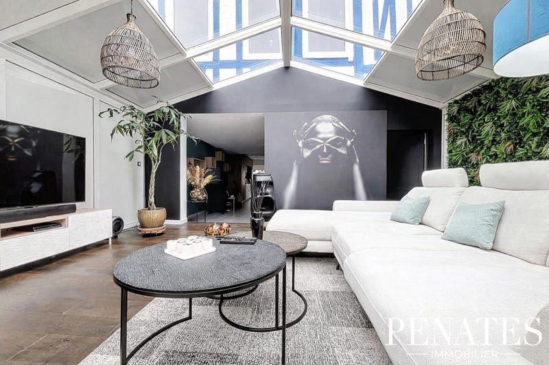 Maison - 195 m² - 7 pièces