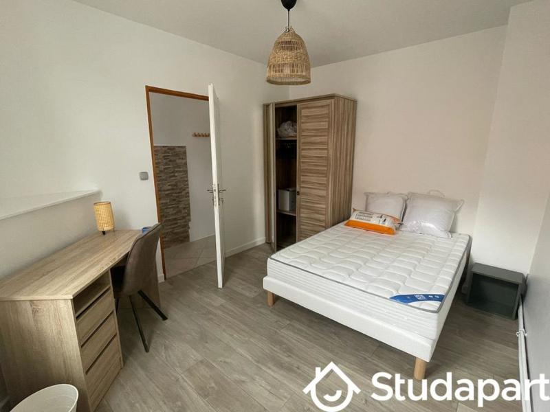 Chambre - 13 m² - 1 pièce